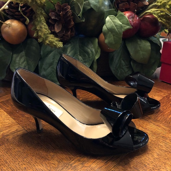 Valentino Pumps.D’Orsey Bow Pumps🎉Host Pick🎉 size 5 1/2 - Picture 2 of 8